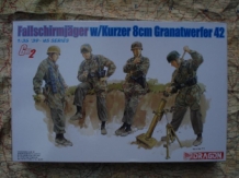 images/productimages/small/Fallschirmjäger + Kurzer 8cm 1;35 Dragon nw.voor.jpg